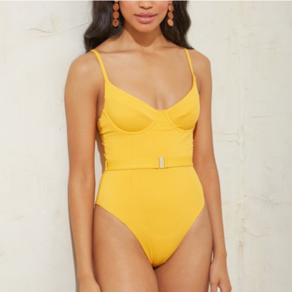 NWOT Onia x WeWoreWhat Danielle One Piece Swimsuit Cups Belted Size Medium
